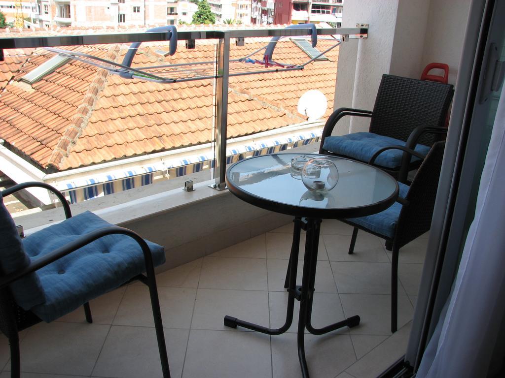Apartment B&s