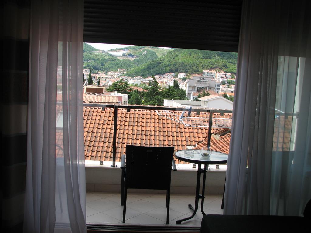 B&s * Budva