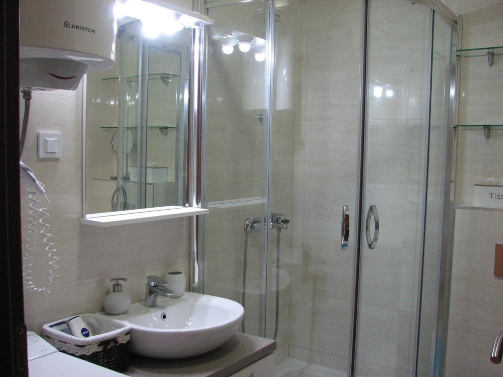 Apartment B&s